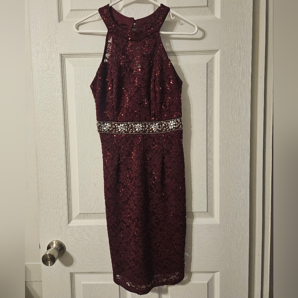 Elegant Burgundy Sequin Midi Dress